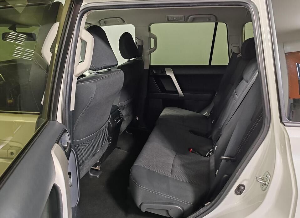 Toyota Land Cruiser Prado, 150 Series Рестайлинг 2 2.7 AT (163 л.с.) 4WD