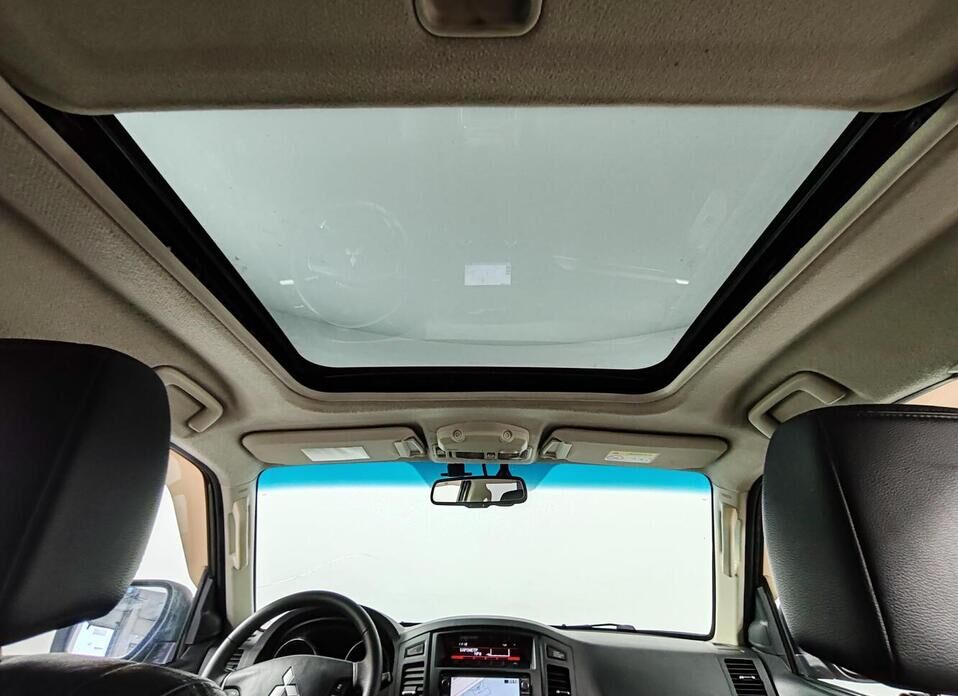 Mitsubishi Pajero, IV Рестайлинг 1 3.2d AT (200 л.с.) 4WD