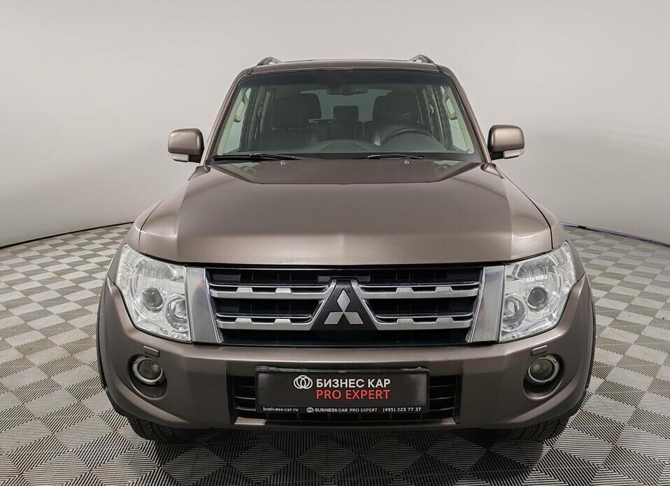 Mitsubishi Pajero, IV Рестайлинг 1 3.2d AT (200 л.с.) 4WD