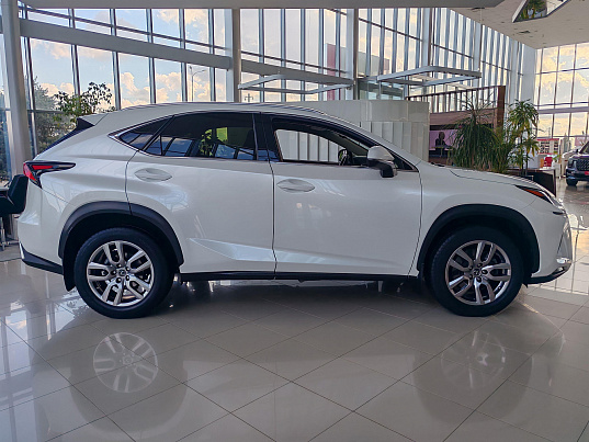 Lexus NX, 2019 г., 40 449 км