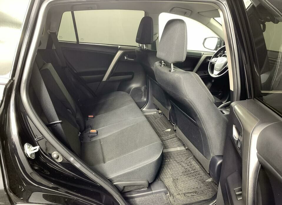 Toyota RAV4 2.2d AT (150 л.с.) 4WD