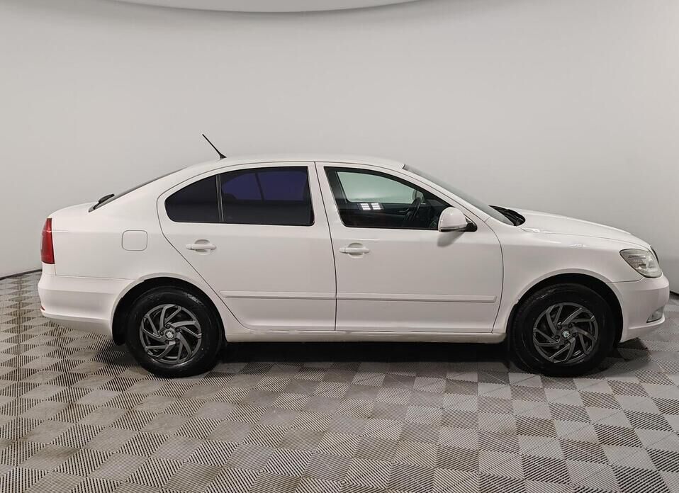 Skoda Octavia, II (A5) Рестайлинг 1.4 AMT (122 л.с.)