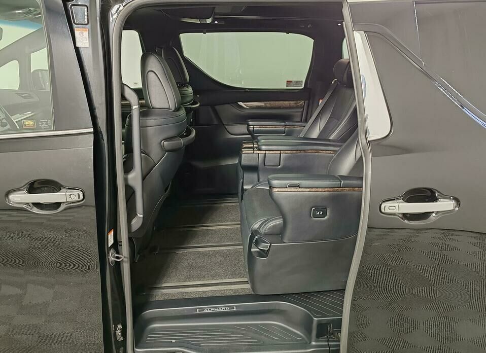 Toyota Alphard 3.5 AT (300 л.с.)