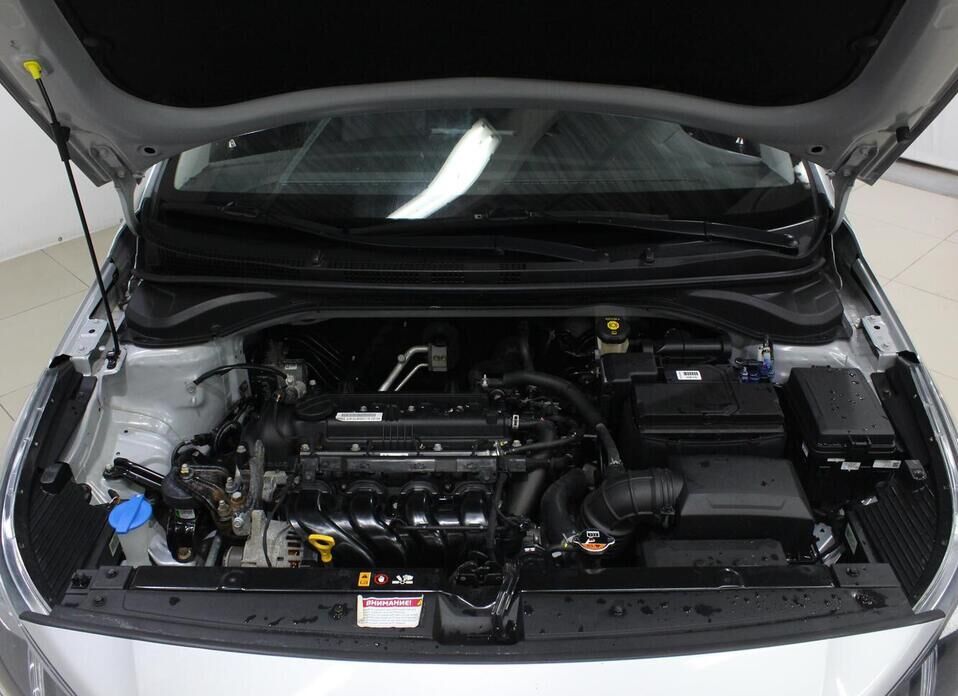Hyundai Solaris, II Рестайлинг 1.6 AT (123 л.с.)