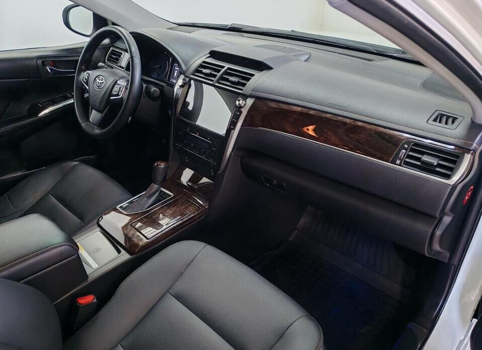 Toyota Camry, VII (XV50) Рестайлинг 2 2.5 AT (181 л.с.)