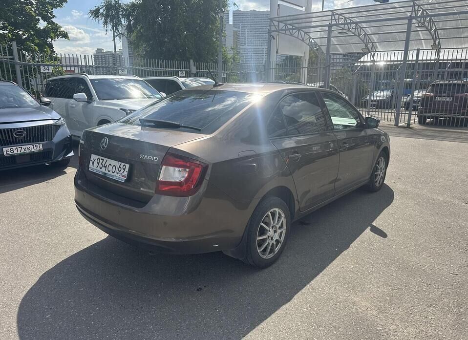 Skoda Rapid, I Рестайлинг 1.6 AT (110 л.с.)