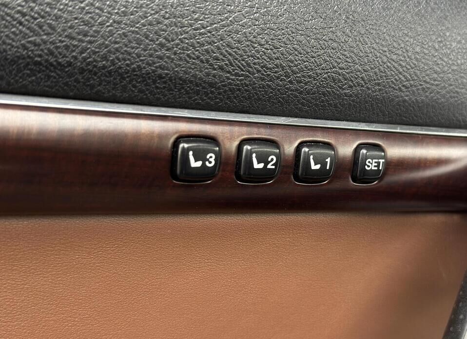 Toyota Land Cruiser, 200 Series Рестайлинг 1 4.5d AT (235 л.с.) 4WD