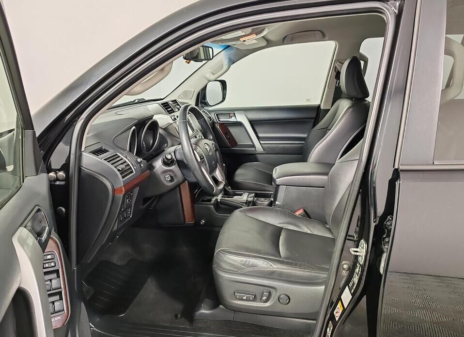 Toyota Land Cruiser Prado, 150 Series Рестайлинг 1 2.8d AT (177 л.с.) 4WD