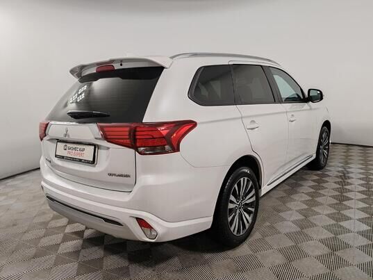 Mitsubishi Outlander, 2022&nbsp;г., 35&nbsp;133&nbsp;км
