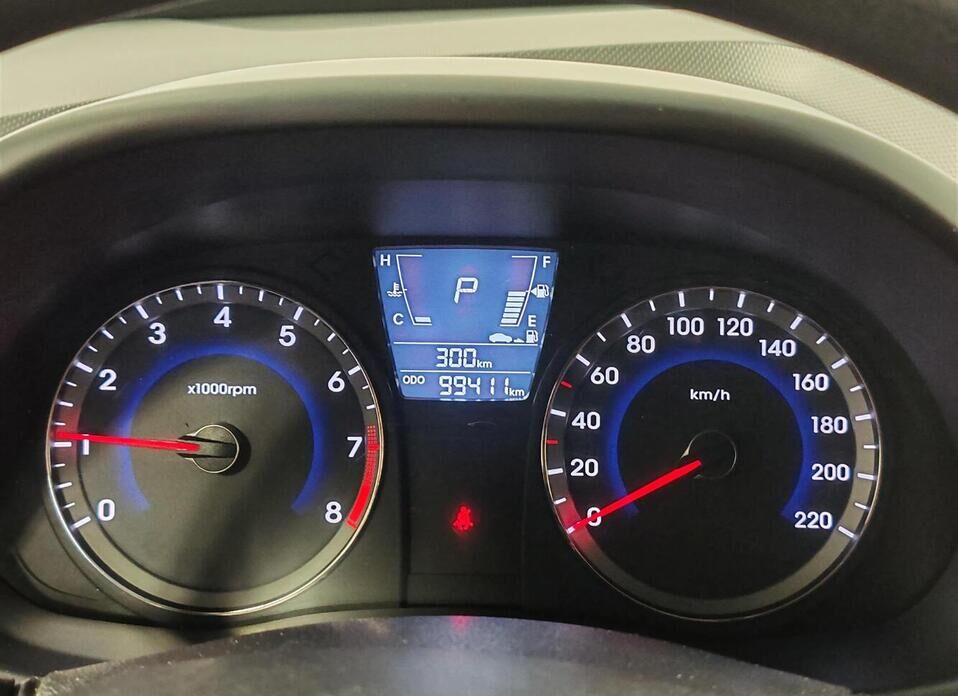 Hyundai Solaris, I 1.4 AT (107 л.с.)