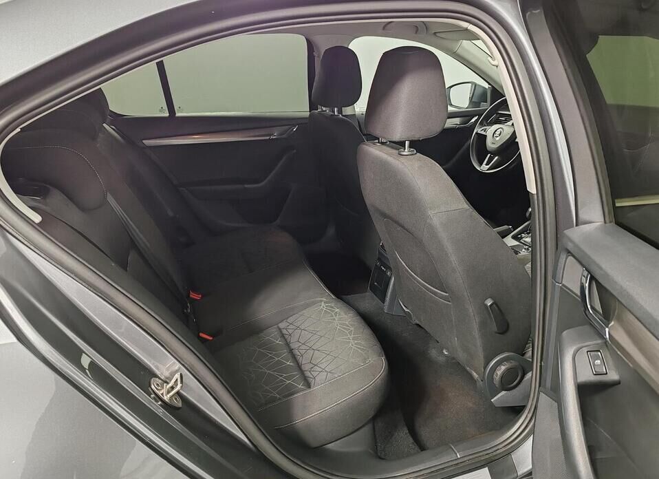 Skoda Octavia, IV 1.5 AMT (150 л.с.)