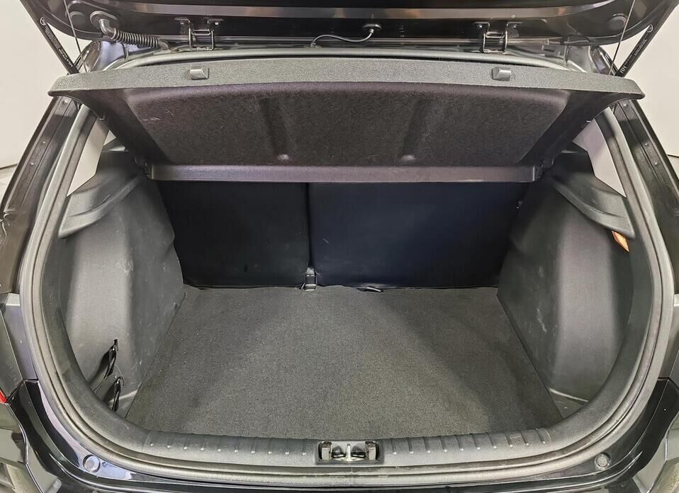 Kia Rio, IV Рестайлинг X 1.6 AT (123 л.с.)