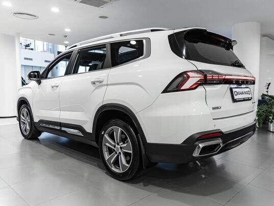 Geely Okavango Flagship