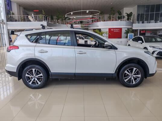 Toyota RAV4, 2018&nbsp;г., 141&nbsp;794&nbsp;км