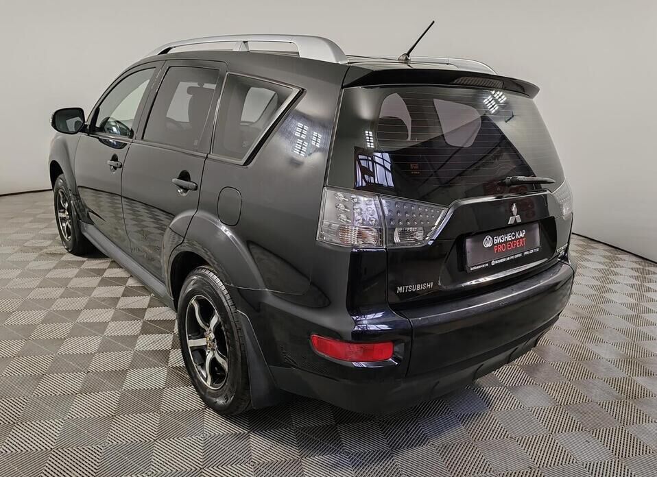 Mitsubishi Outlander, II Рестайлинг 2.0 CVT (147 л.с.)