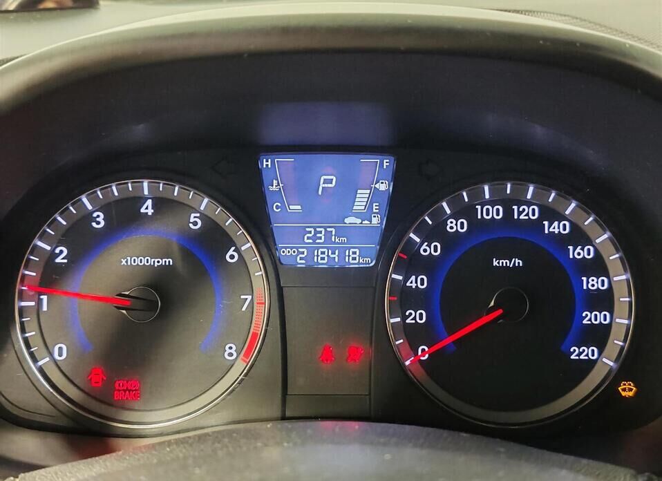 Hyundai Solaris, I Рестайлинг 1.6 AT (123 л.с.)