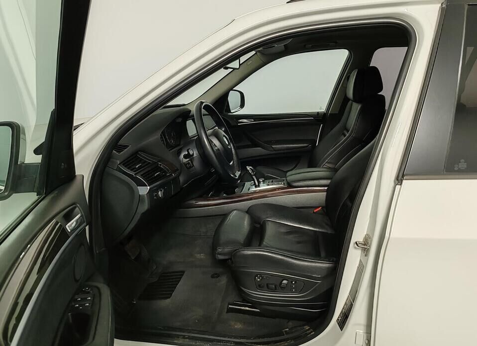BMW X5, II (E70) Рестайлинг 35i 3.0 AT (306 л.с.) 4WD