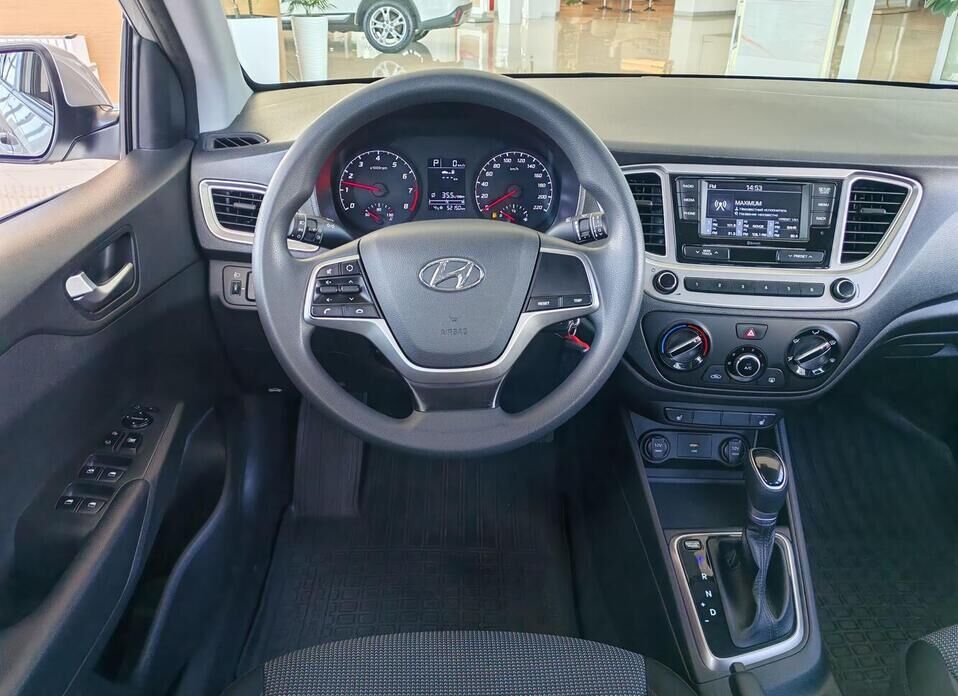 Hyundai Solaris, II Рестайлинг 1.6 AT (123 л.с.)