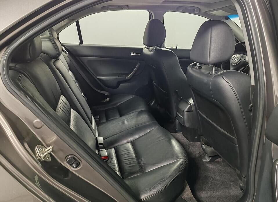 Honda Accord, VII Рестайлинг 2.4 MT (190 л.с.)