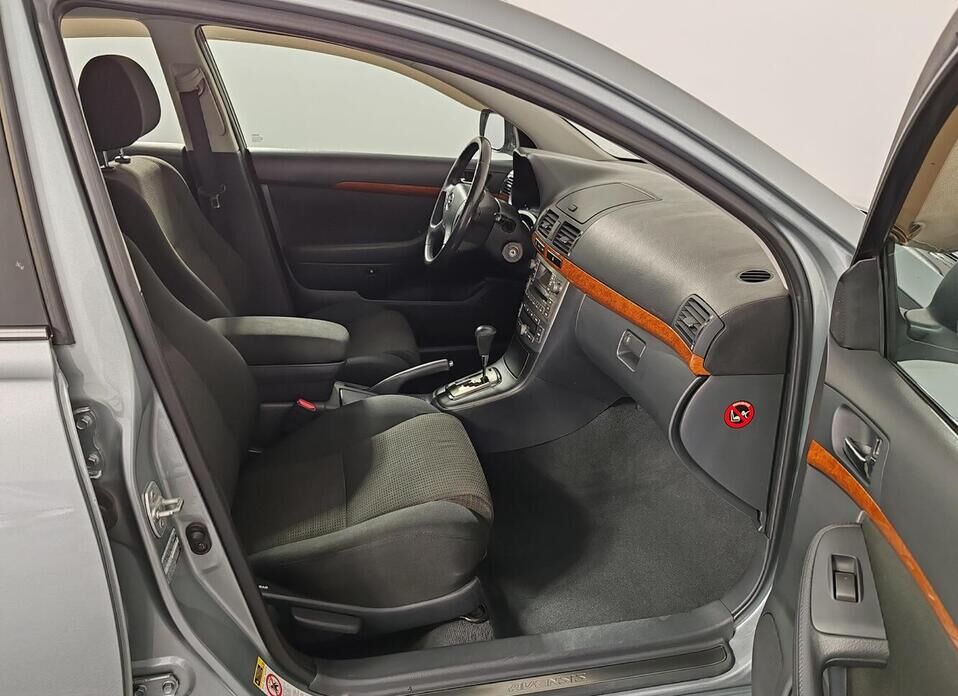 Toyota Avensis, II Рестайлинг 1.8 AT (129 л.с.)