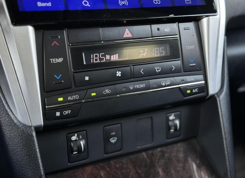 Toyota Camry, VII (XV50) Рестайлинг 2.5 AT (181 л.с.)