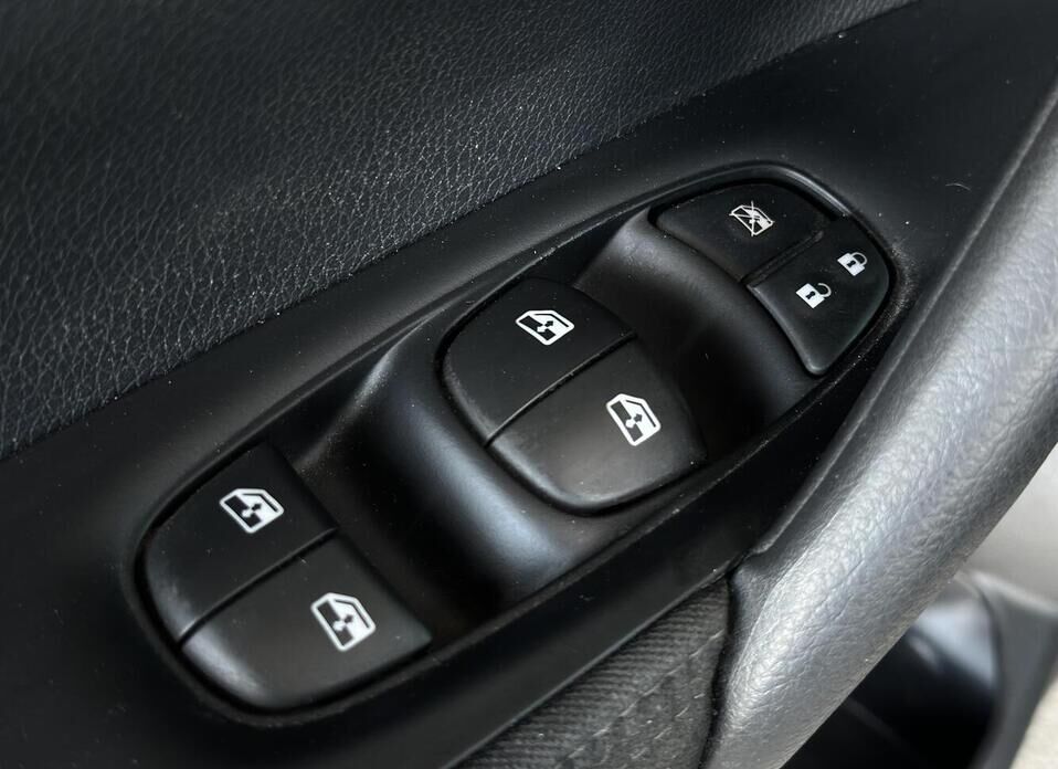 Nissan Qashqai, II Рестайлинг 2.0 CVT (144 л.с.)