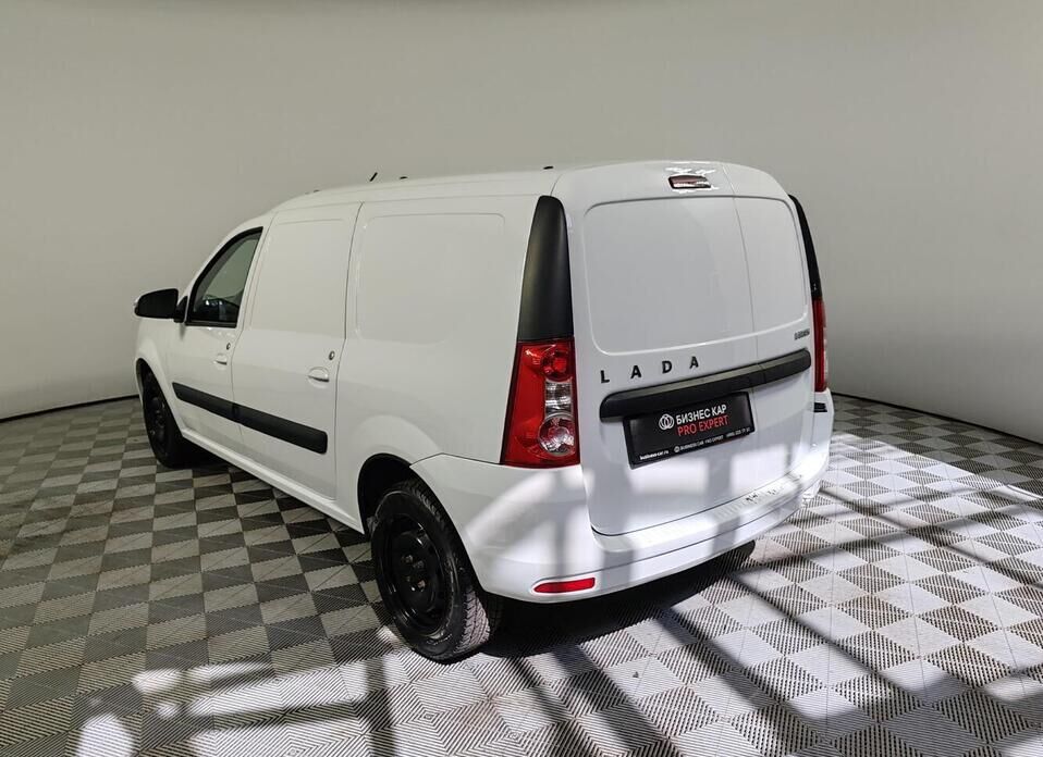 LADA (ВАЗ) Largus, I Рестайлинг 1.6 MT (106 л.с.)