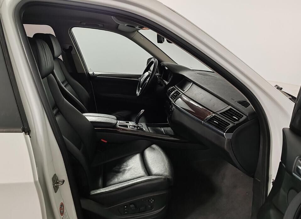 BMW X5, II (E70) Рестайлинг 35i 3.0 AT (306 л.с.) 4WD