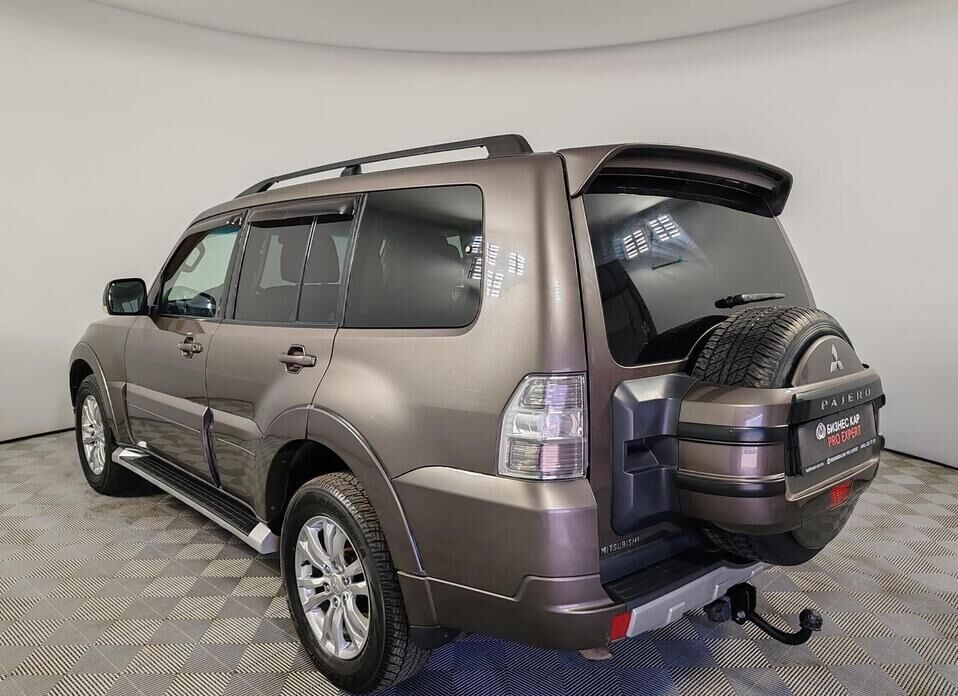 Mitsubishi Pajero, IV Рестайлинг 1 3.2d AT (200 л.с.) 4WD