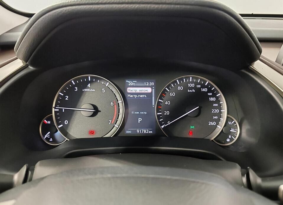 Lexus RX, IV Рестайлинг 300 2.0 AT (238 л.с.) 4WD